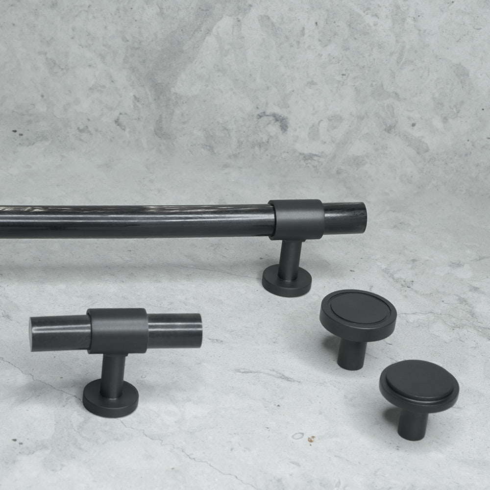 SIGNATURE 20 nearly black / black horn - luxury hardware collection with knobs, T-bars, pull bars by BRANDT Collective