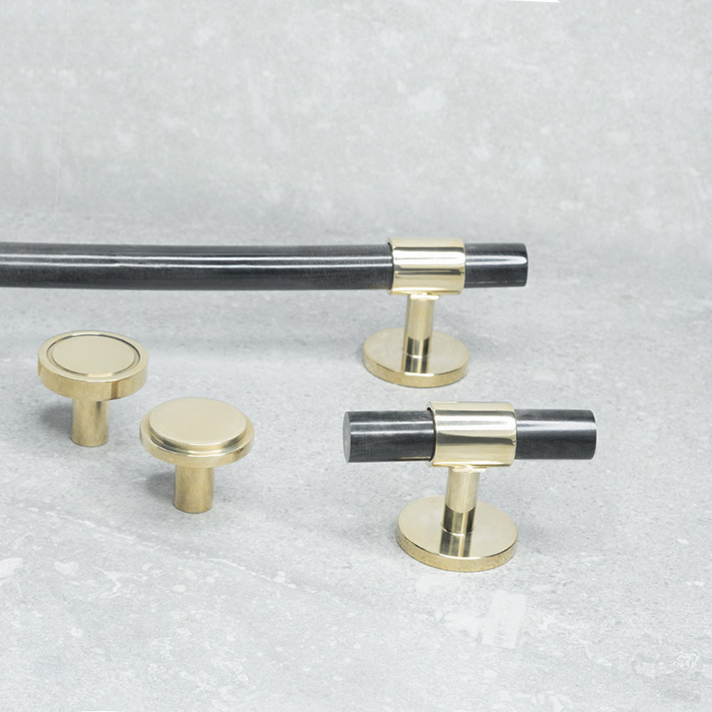 BRANDT luxury hardware SIGNATURE 30 collection in polished brass and black horn