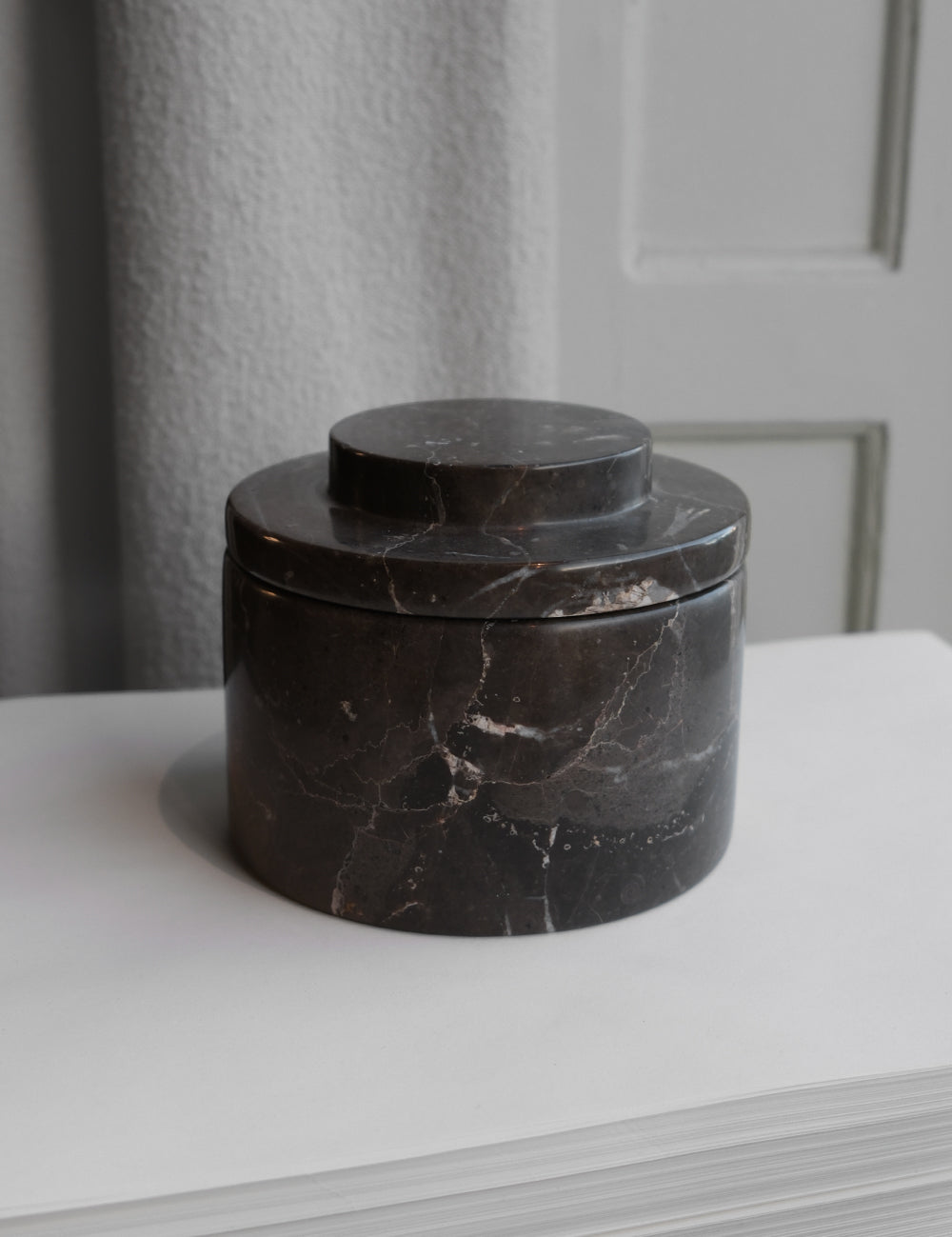 BRANDT Collective aura canister in black marble