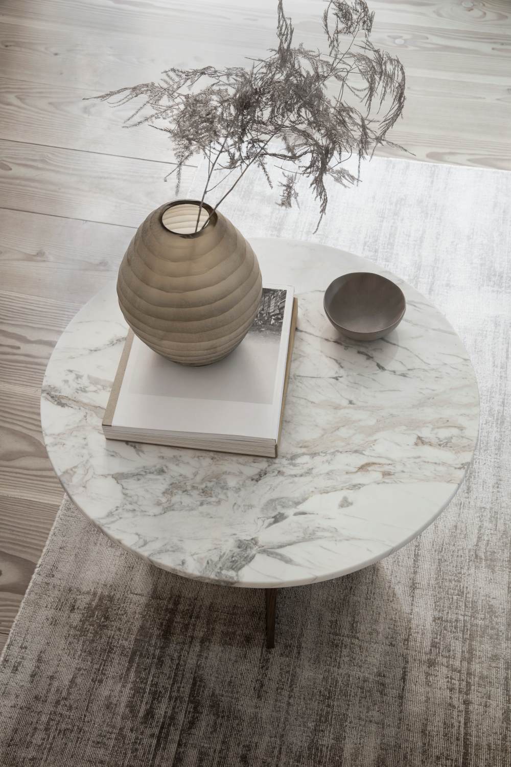 DEFINE side table with white marble top (archive PICK-UP)