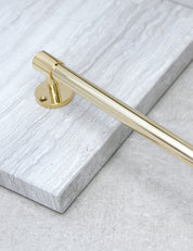 END 30 Tea towel bar 456 mm in Polished Brass/Polished Brass. Luxury kitchen hardware made of solid brass by BRANDT Collective. 