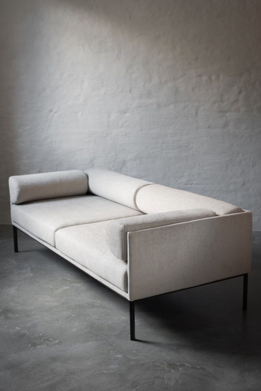 FLOAT sofa (Archive PICK-UP)