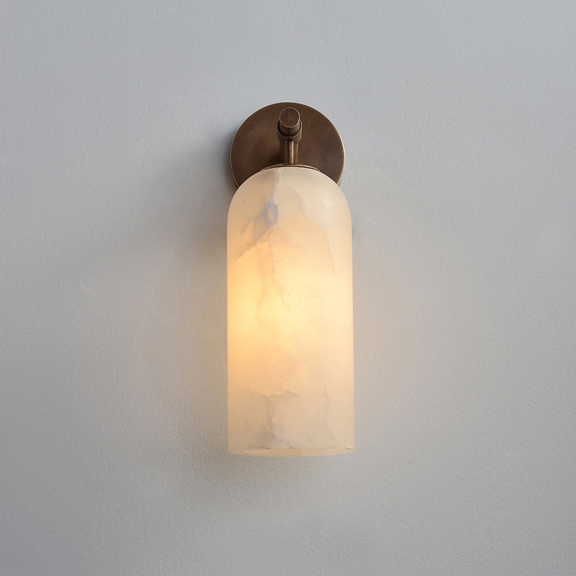 BRANDT Collective FRAGMENT wall lamp in white alabaster and burnished brass