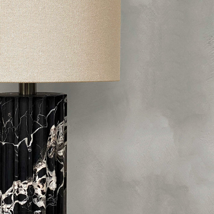 BRANDT Collective COLONNADE table lamp in black marble with beige shade