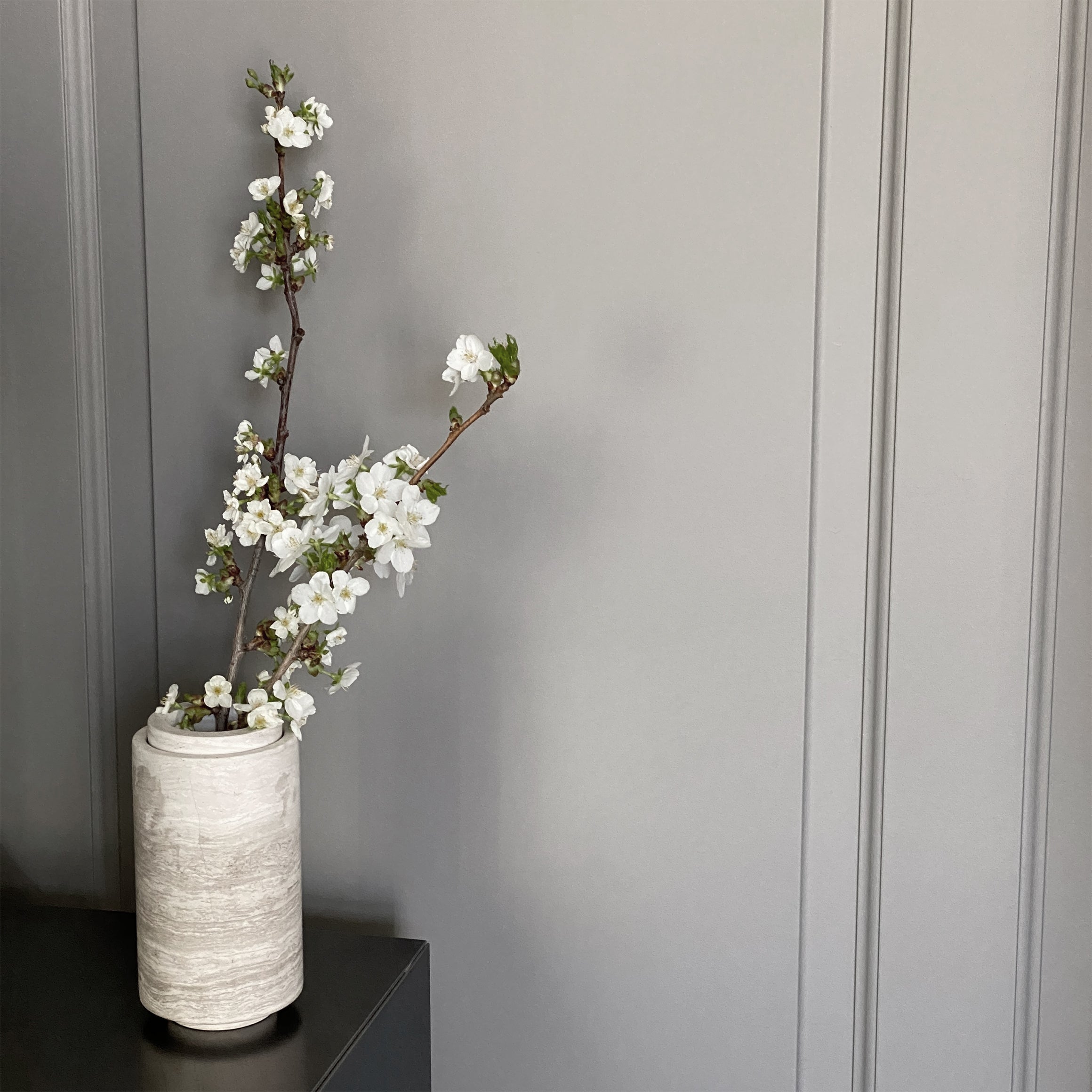 BRANDT Collective STEM vase s in beige marble CG