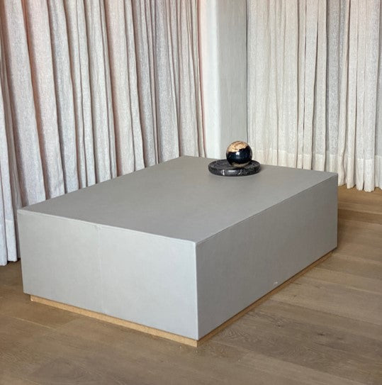 BRANDT Collective PODIUM table leather box