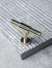 REFINED T-bar 54 mm in Polished Brass/Polished Brass. Modern kitchen hardware made of solid brass by BRANDT Collective.