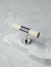 SIGNATURE 20 T-bar handle 60 mm in Polished Nickel/Oak. Luxury kitchen hardware made of solid brass by BRANDT Collective. 