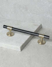 SIGNATURE 30 Pull bar handle 188 mm in Brushed Brass/Black Horn. Luxury cabinet hardware made of solid brass by BRANDT Collective.