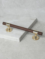 SIGNATURE pull bar 188 mm - Polished Brass/Wenge