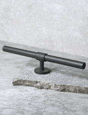 SIGNATURE 30 T-bar 188mm in Nearly Black/Nearly Black. Luxury cabinet hardware made of solid brass by BRANDT Collective.