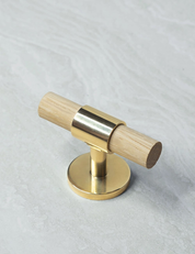 SIGNATURE T-bar 60 mm - Polished Brass/Oak