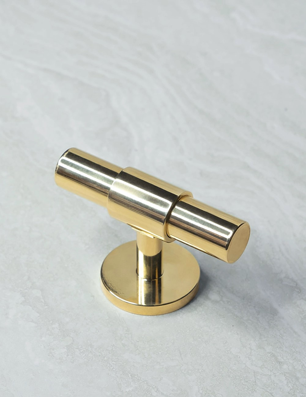 SIGNATURE-30-T-bar-handle-060mm-Polished-Brass-Polished-Brass_1_copy.png