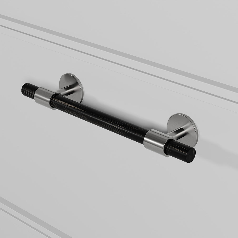 SIGNATURE 30 Pull bar handle 188 mm in Brushed Nickel/Black Horn. Luxury kitchen hardware made of solid brass by BRANDT Collective.