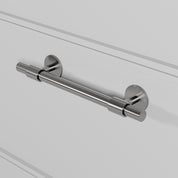 SIGNATURE 30 Pull bar handle 188 mm in Brushed Nickel/Brushed Nickel. Luxury kitchen hardware made of solid brass by BRANDT Collective.