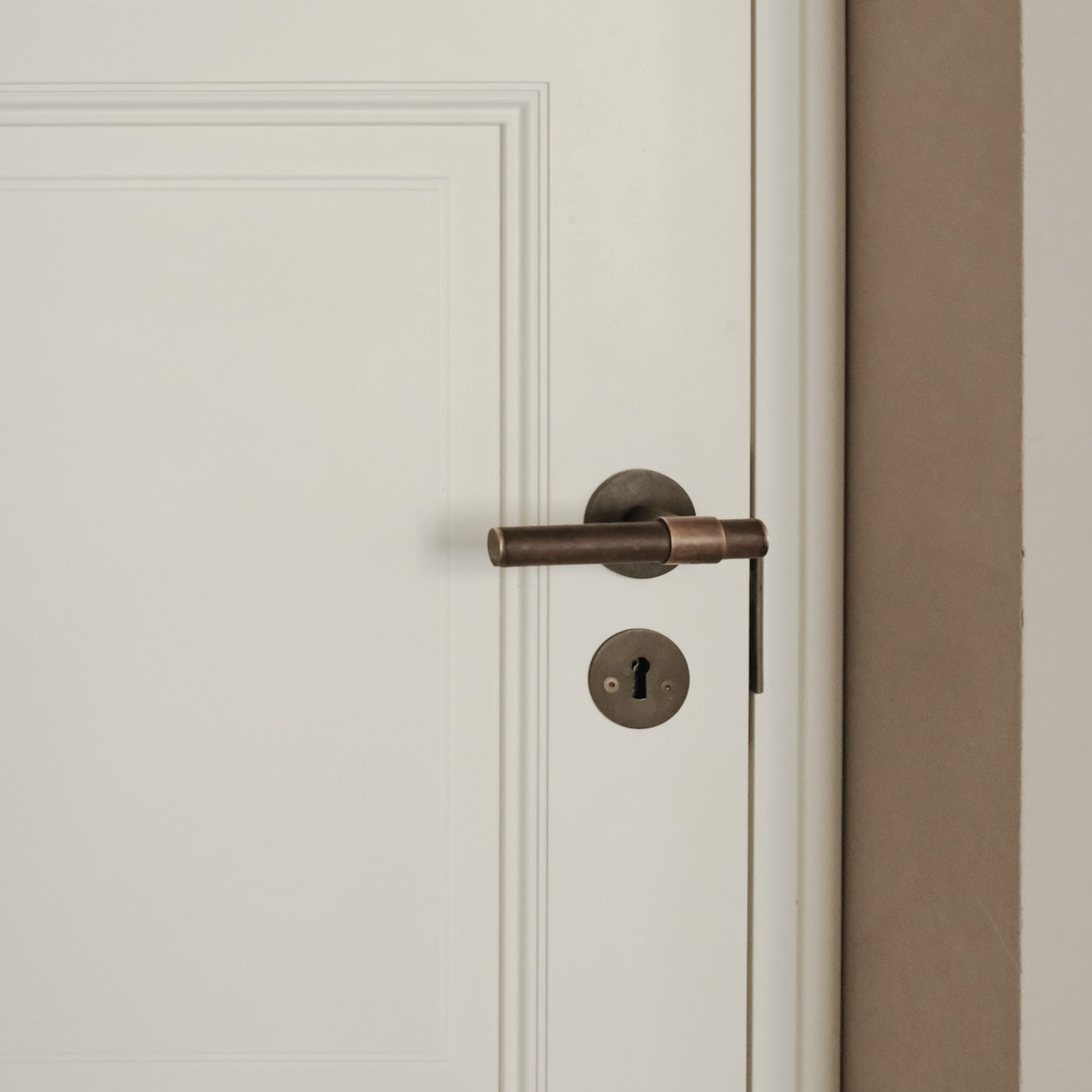 SIGNATURE door handle - Burnished Brass Living / Burnished Brass Living