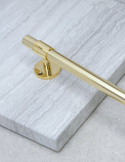 SIGNATURE 30 Tea towel bar 450 mm in Polished Brass/Polished Brass. Luxury kitchen hardware made of solid brass by BRANDT Collective. 