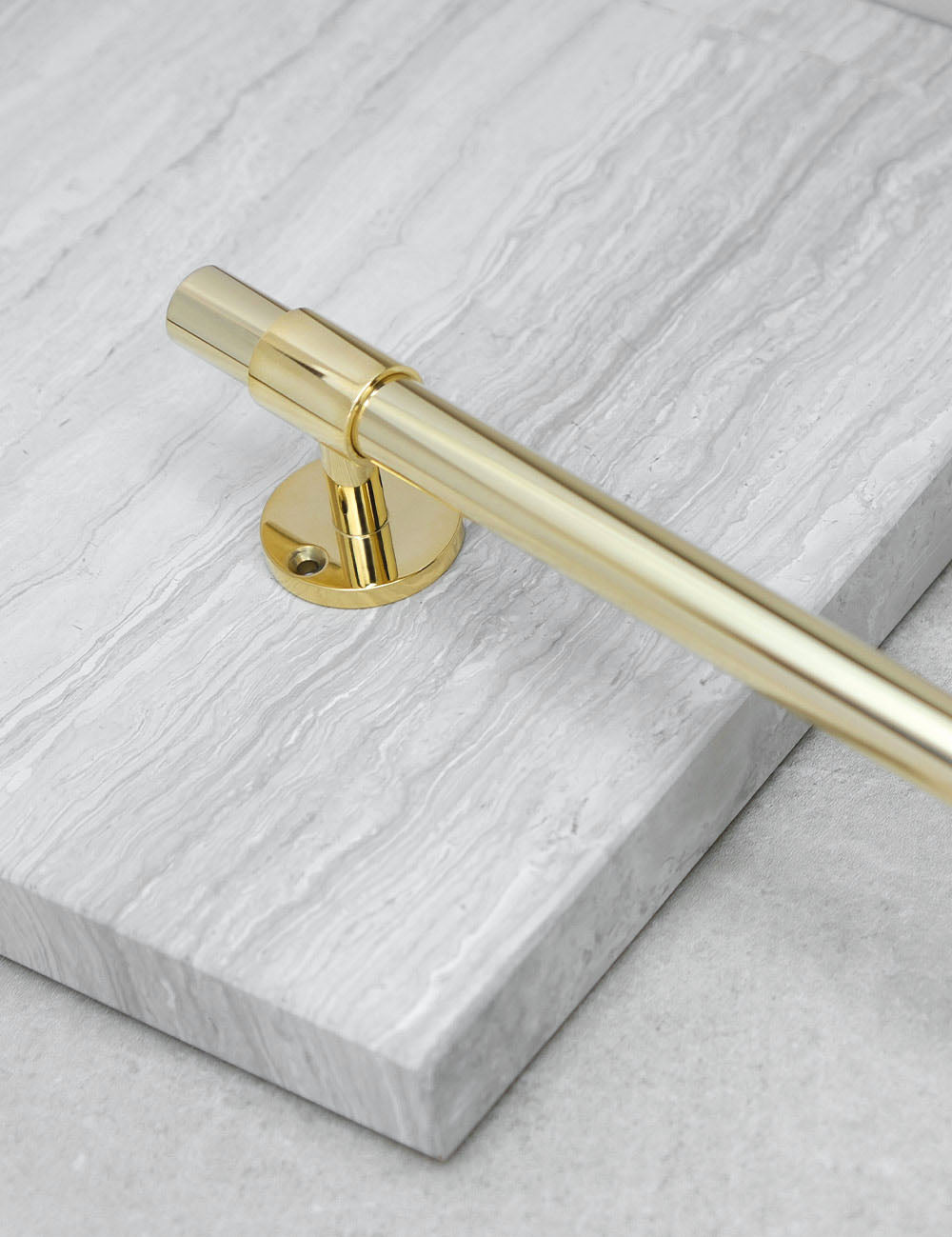 SIGNATURE 30 Tea towel bar 450 mm. Luxury kitchen hardware made of solid brass by BRANDT Collective. 