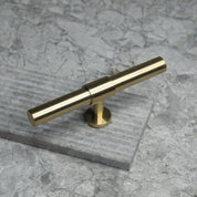 SIGNATURE 20 T-bar 113 mm in brushed brass by BRANDT Collective luxury cabinet hardware