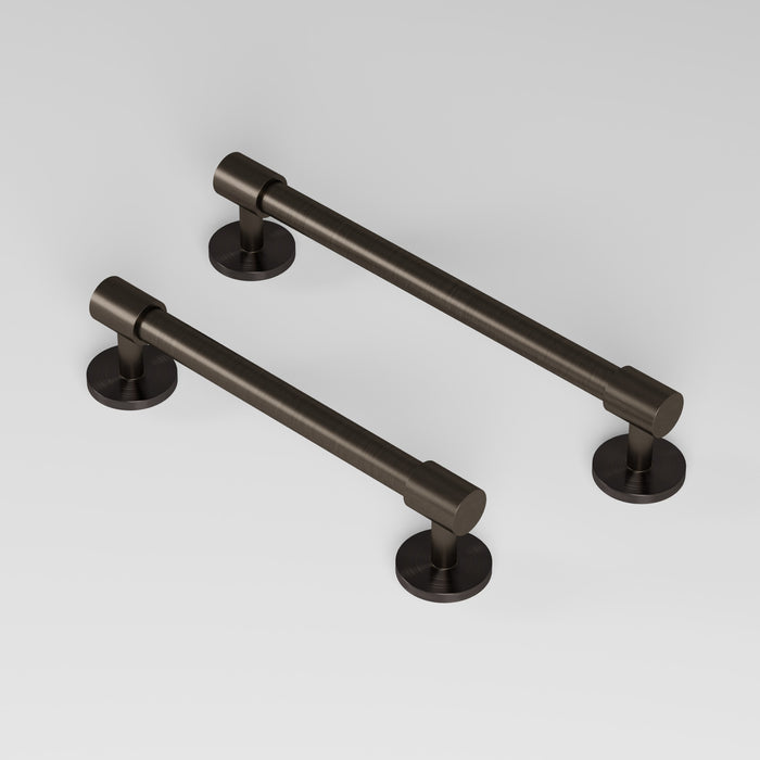 BRANDT Collective hardware pullbar the end in burnished brass with burnished brass