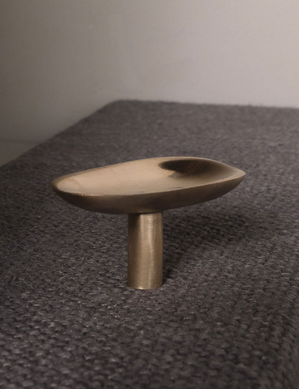 VALE knob oval in brass made of solid brass and designed by Julie Brandt for BRANDT Collective